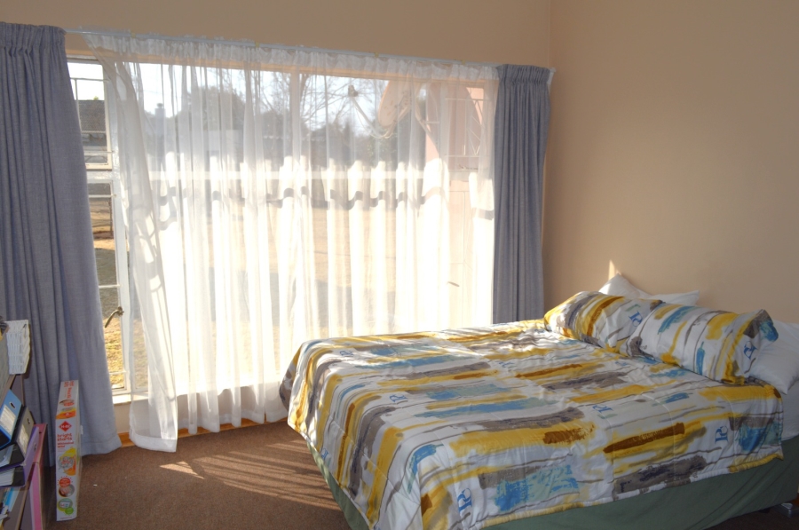 4 Bedroom Property for Sale in Flamwood North West